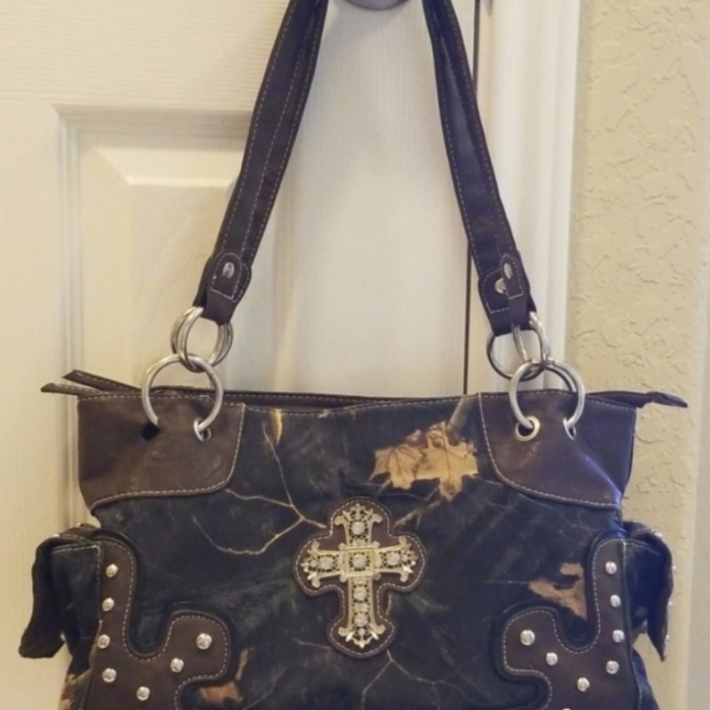Camo Purse With Bling Cross